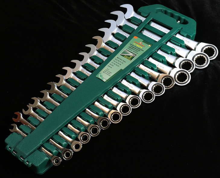 W45516S / 16 PCS 72 TEETH RATCHETING COMBINATION WRENCH SET CR-V STEEL METRIC SIZE: 8 to 24 MM